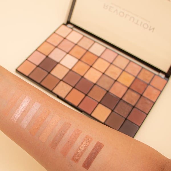 Makeup Revolution Maxi Reloaded Ultimate Nude Eyeshadow Palette Makeup Revolution Maxi Reloaded Ultimate Nude Eyeshadow Palette