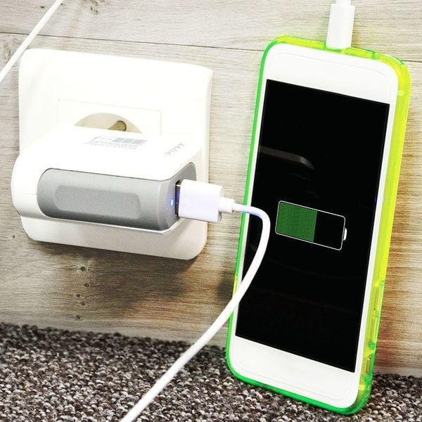 Port Dual USB Wall Charger White Port Dual USB Wall Charger White