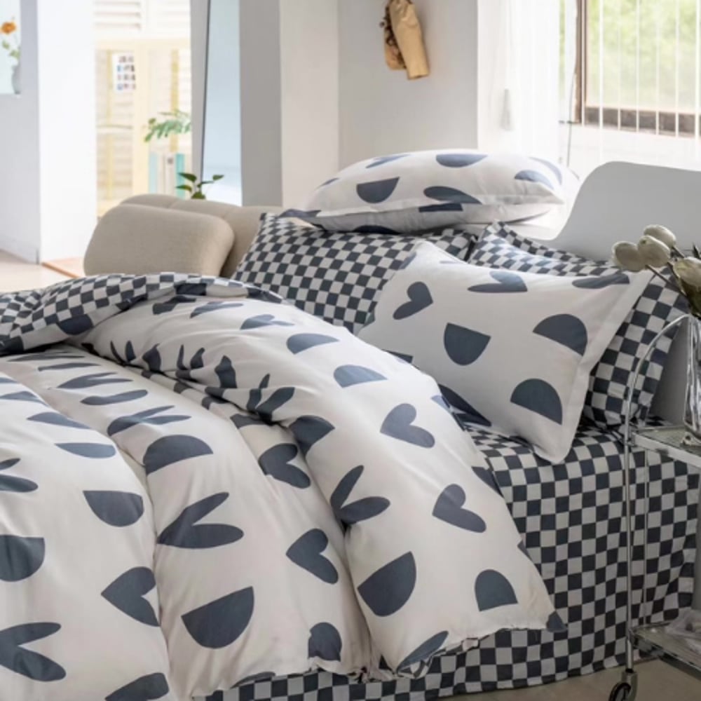 Luna Home Queen/double Size 6 Pieces Bedding Set Without Filler , Hearts And Checkered Design Grey And White Color Luna Home Queen/double Size 6 Pieces Bedding Set Without Filler , Hearts And Checkered Design Grey And White Color