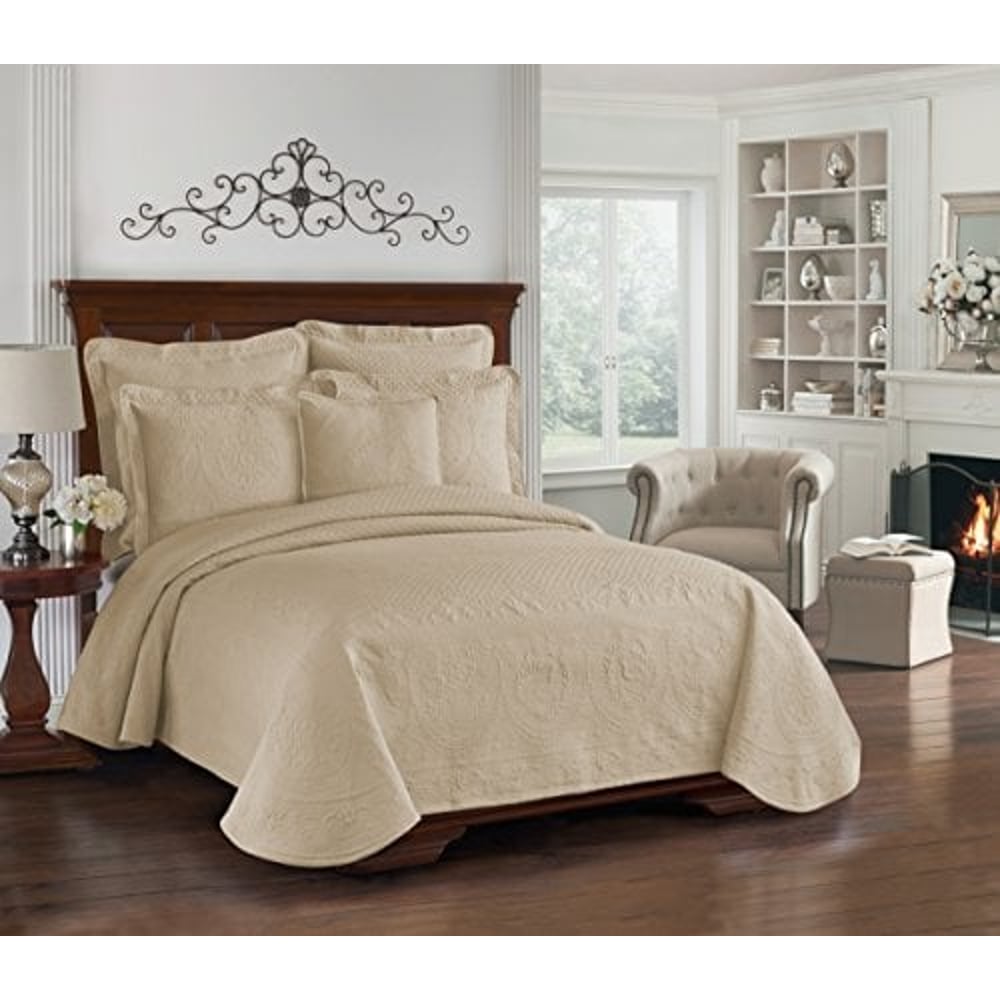 Historic Charleston Collection King Charles Matelasse Coverlet, Birch