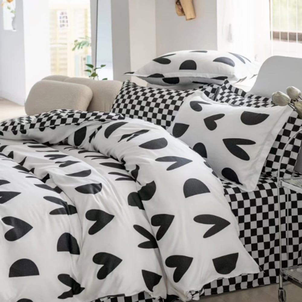 Luna Home Single Size 4 Pieces Bedding Set Without Filler, Black And White Color Heart Design Luna Home Single Size 4 Pieces Bedding Set Without Filler, Black And White Color Heart Design