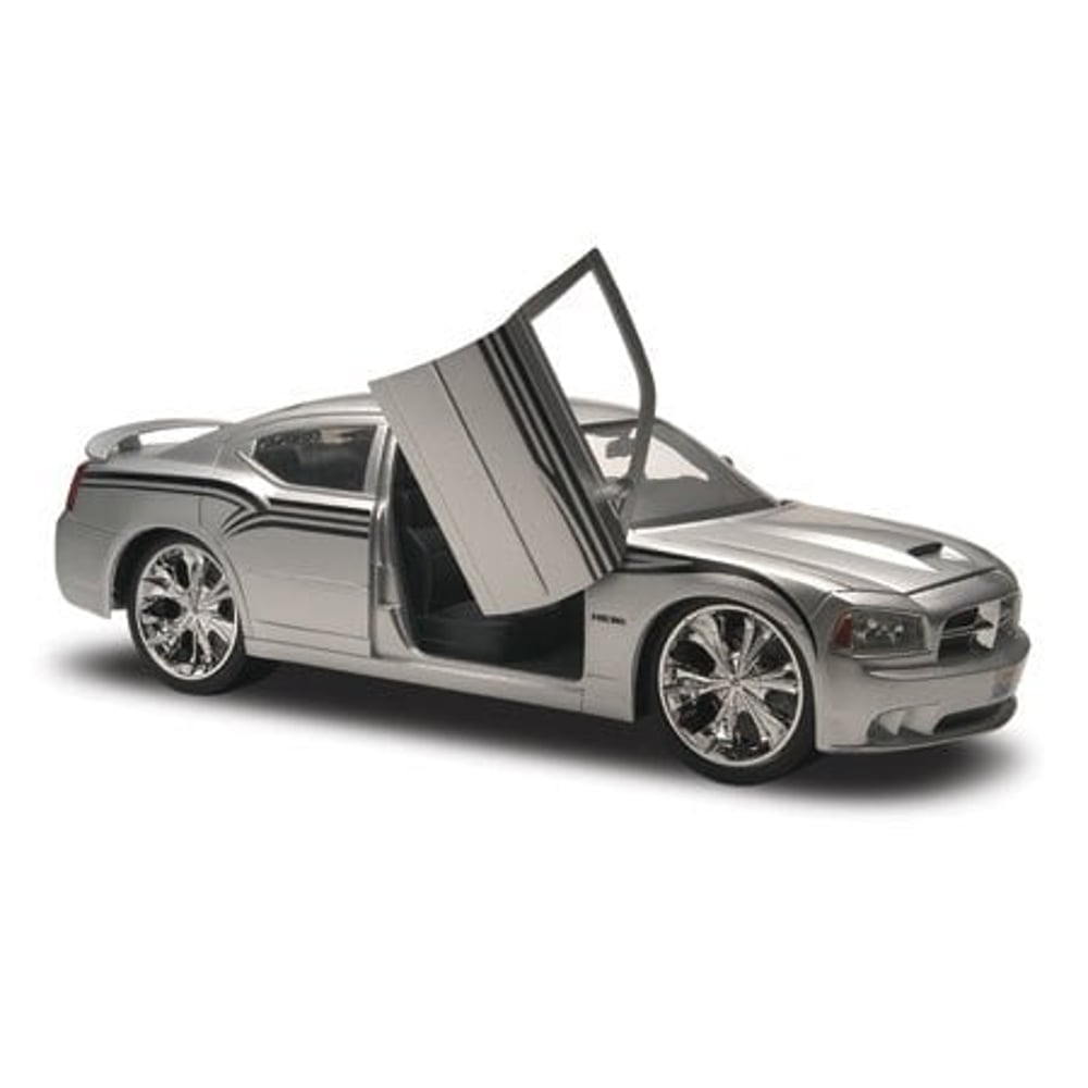 Revell 1:25 Dodge Charger Srt8 Revell 1:25 Dodge Charger Srt8