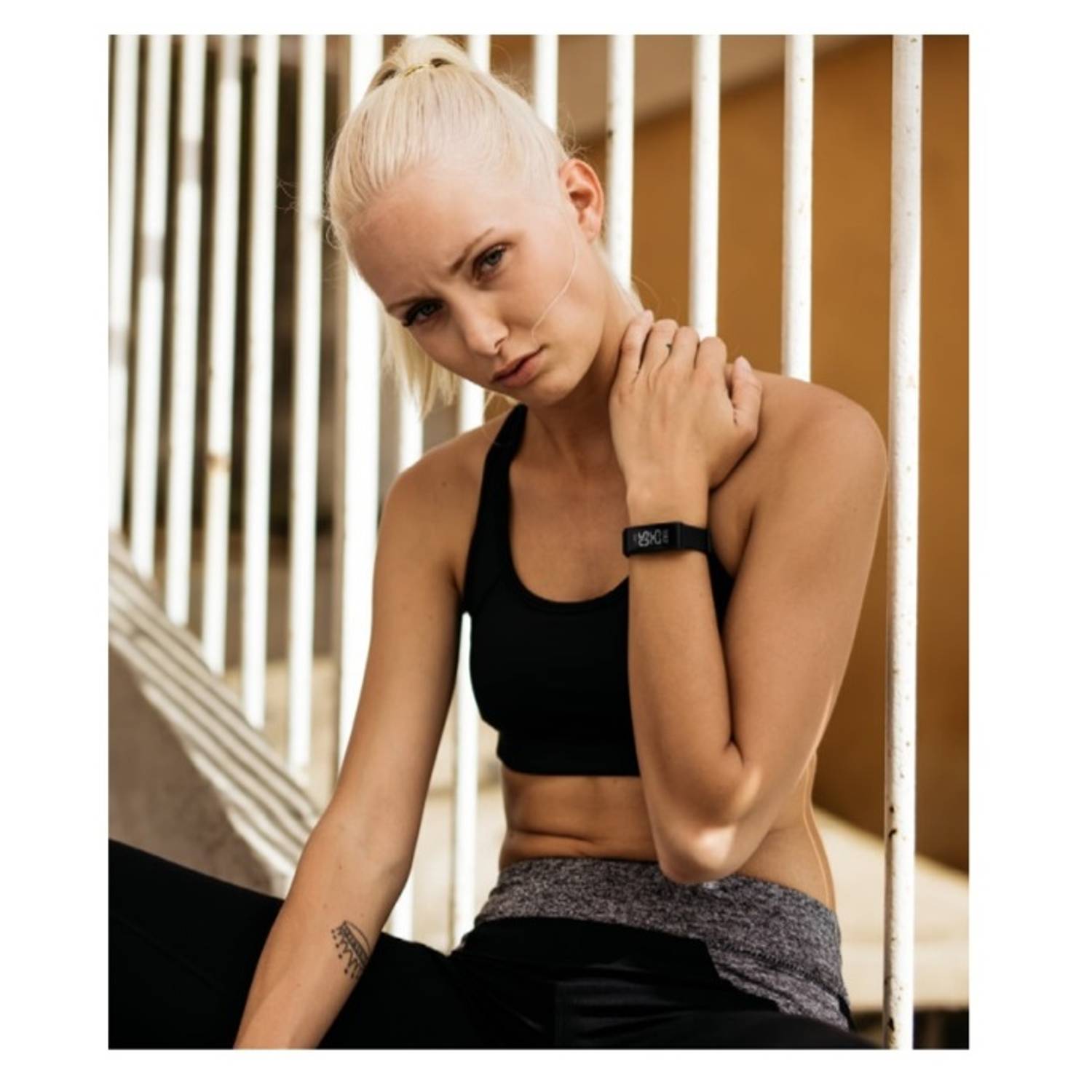 MyKronoz ZeFit4 Activity Tracker Red/Silver MyKronoz ZeFit4 Activity Tracker Red/Silver