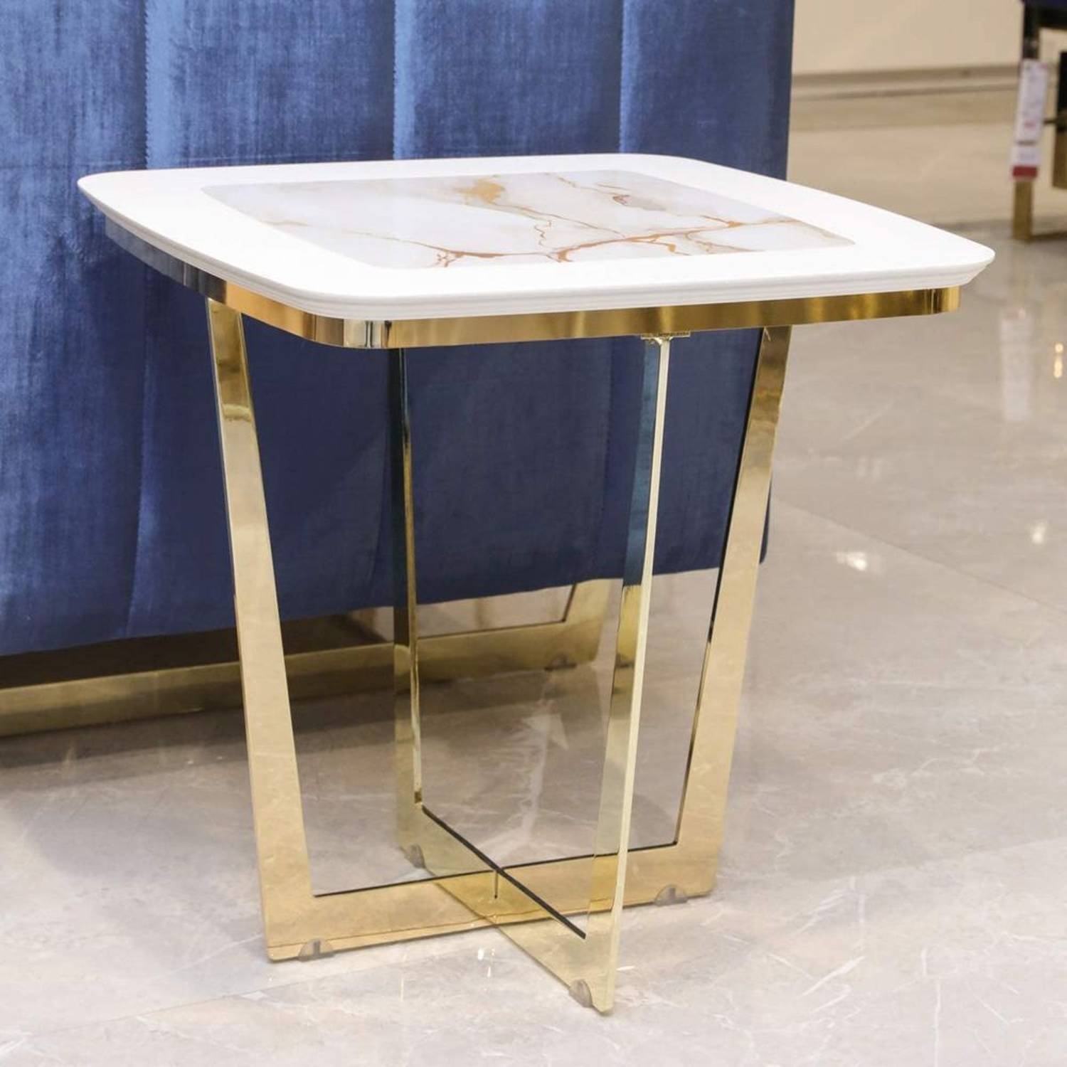 Gloria End Table Marble and Gold 52*51 cm Gloria End Table Marble and Gold 52*51 cm