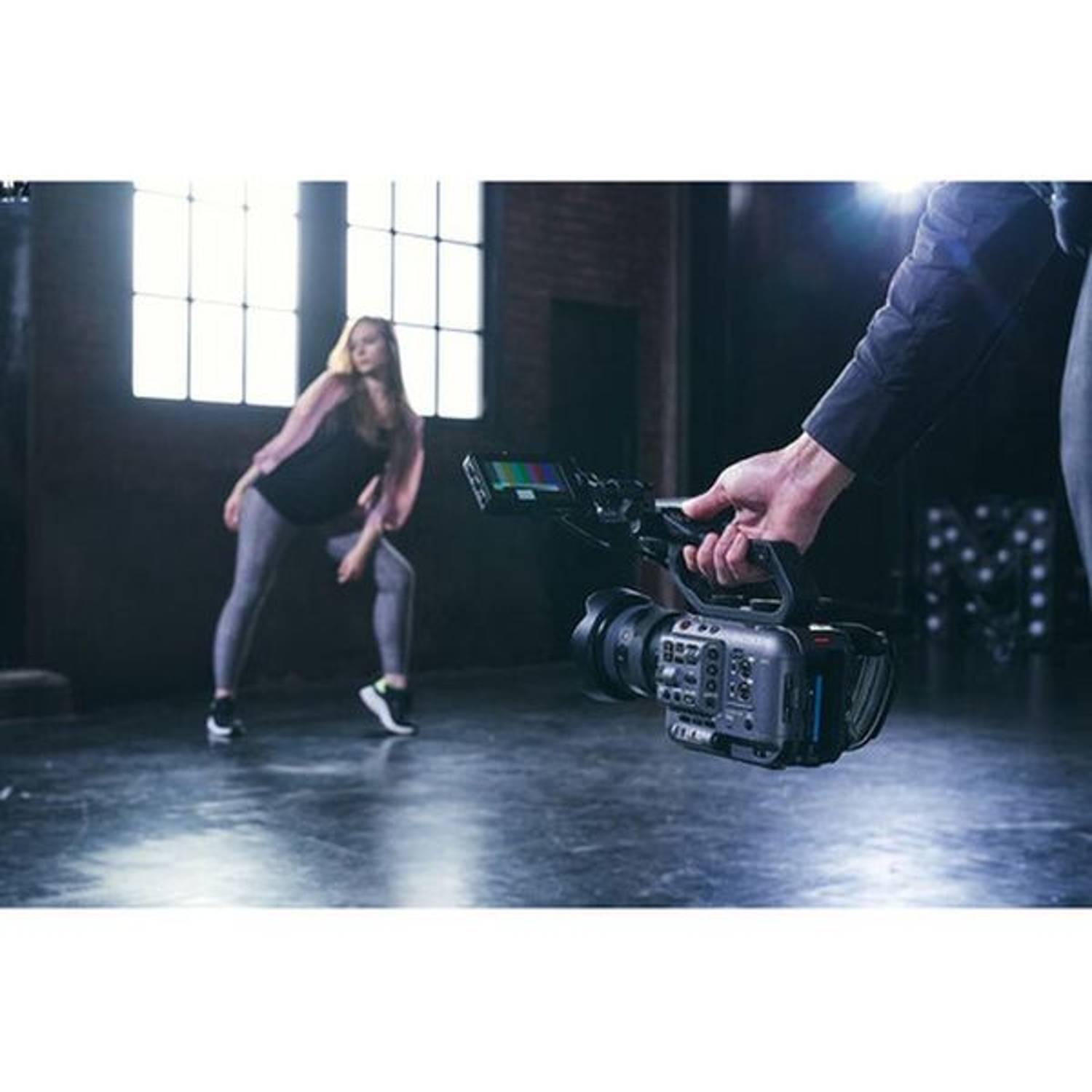 Sony ILMEFX6V Full-Frame Cinema Camera Body Sony ILMEFX6V Full-Frame Cinema Camera Body