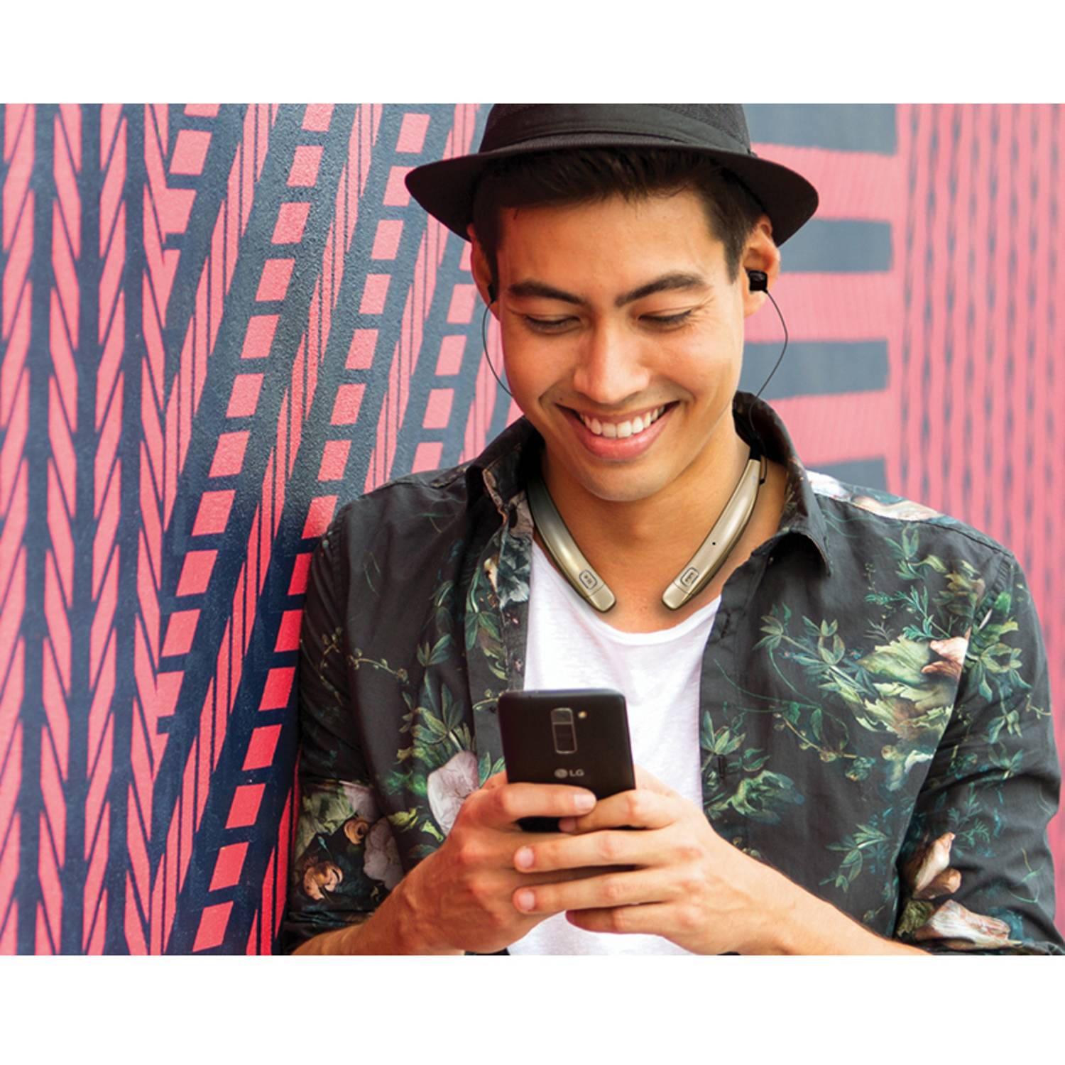 إل جي سماعة رأس بلوتوث ذهبي إل جي سماعة رأس بلوتوث ذهبي