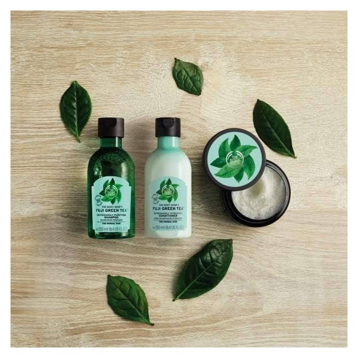 The Body Shop Fuji Green Tea Scrub Shampoo 240ml The Body Shop Fuji Green Tea Scrub Shampoo 240ml