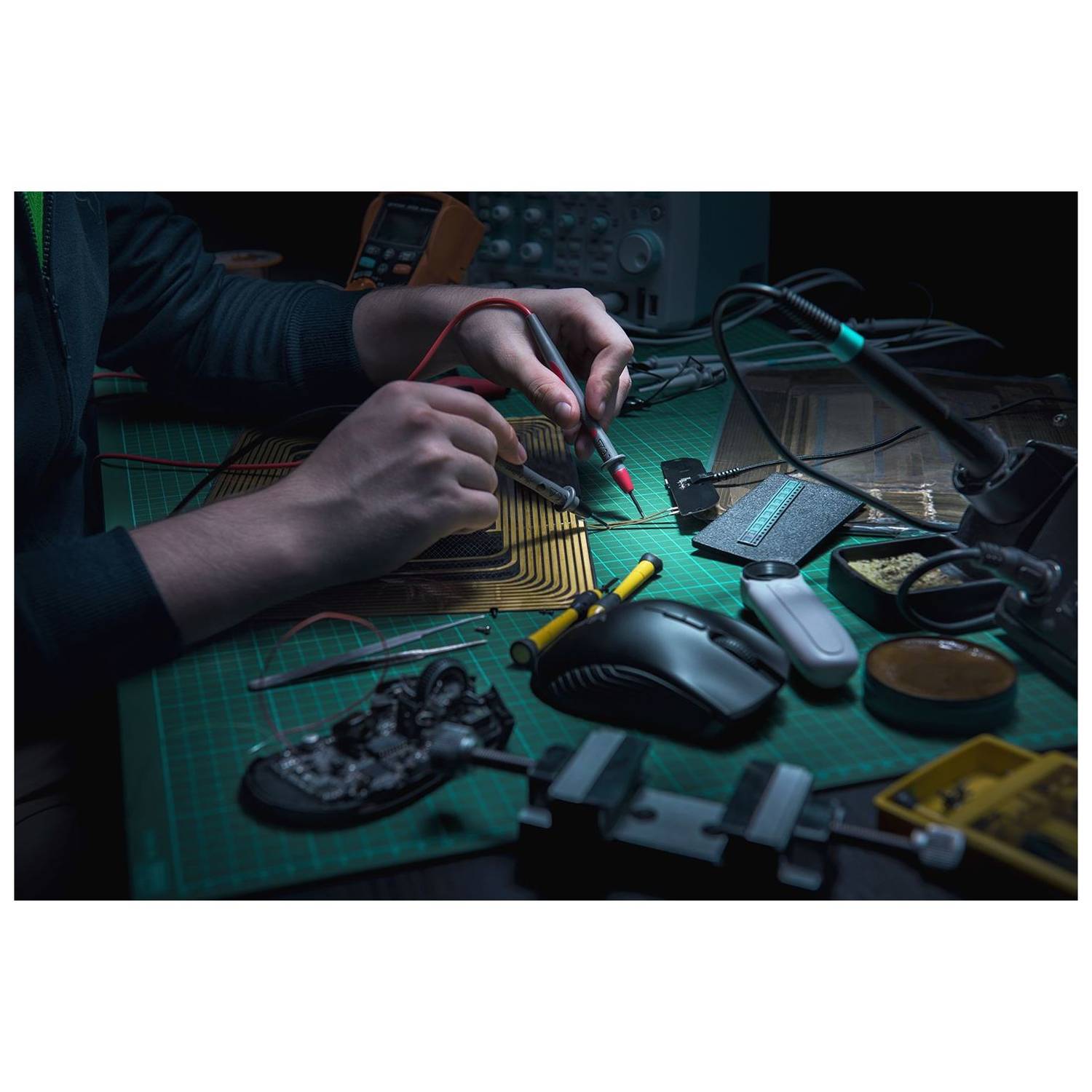 Razer Razer Mamba HyperFlux Mouse + Razer Firefly HyperFlux Wireless Power Technology Pad Black RZ8302480100B3M1 Razer Razer Mamba HyperFlux Mouse + Razer Firefly HyperFlux Wireless Power Technology Pad Black RZ8302480100B3M1