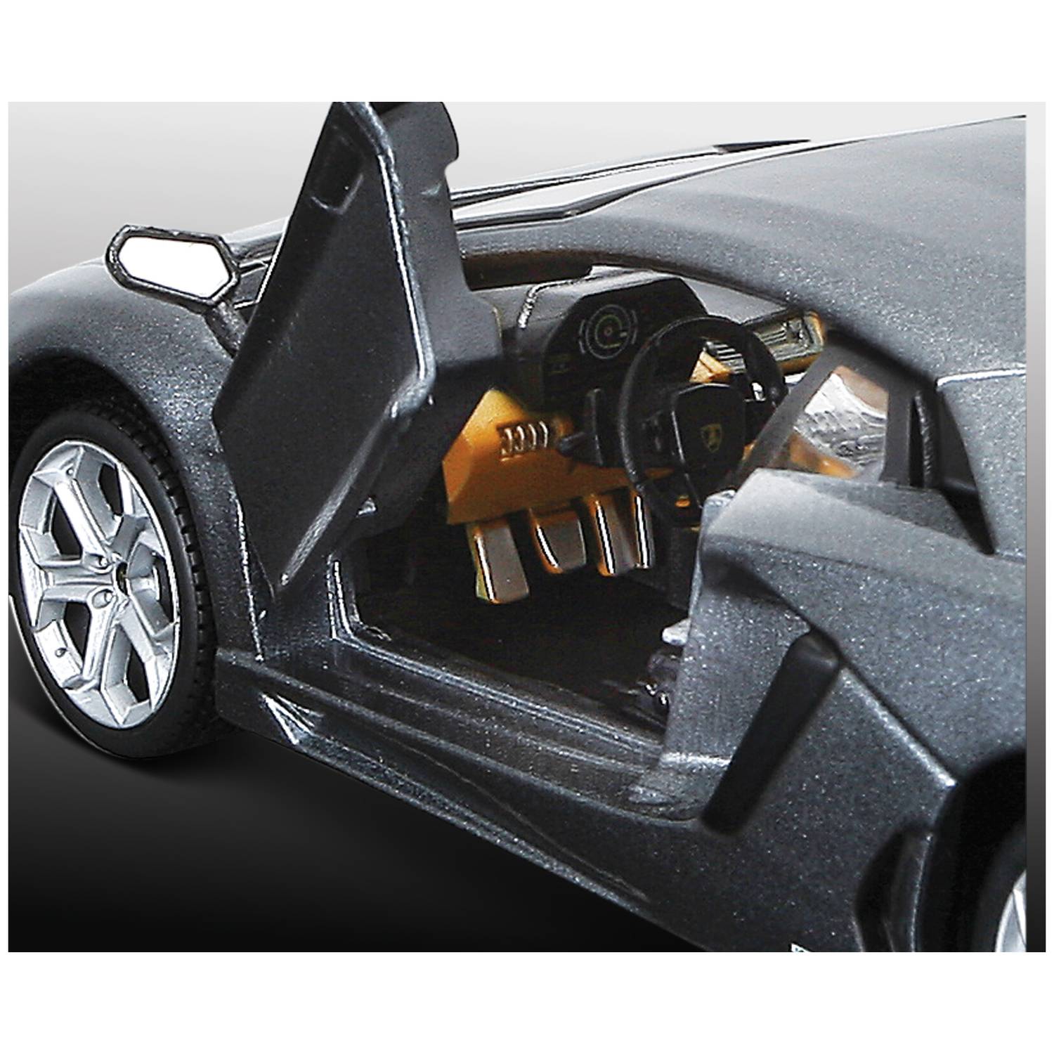 Maisto 39234 Lamborghini Aventador LP700-4 Special Edition 1:24 - Color May Vary Maisto 39234 Lamborghini Aventador LP700-4 Special Edition 1:24 - Color May Vary