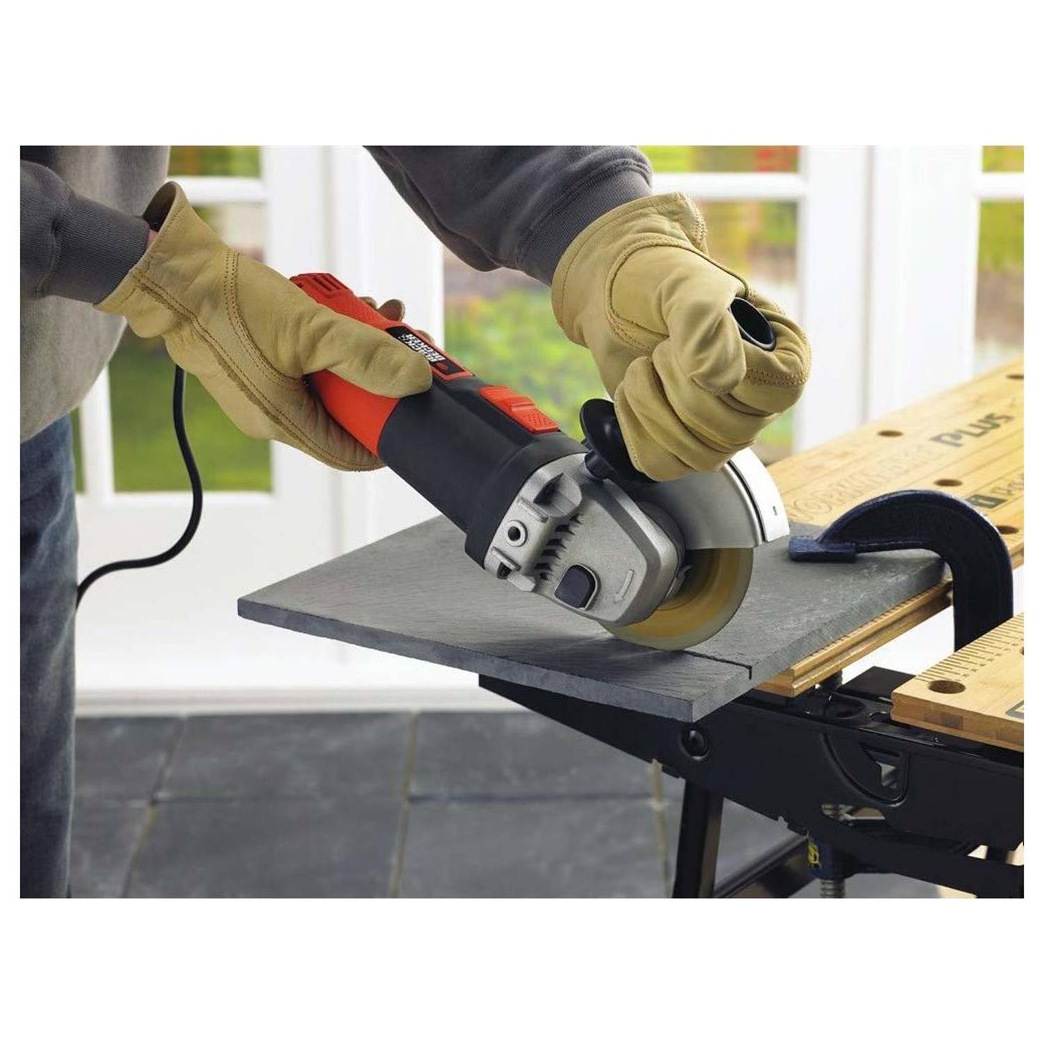Black and Decker KG8215B5 Small Angle Grinder Black and Decker KG8215B5 Small Angle Grinder