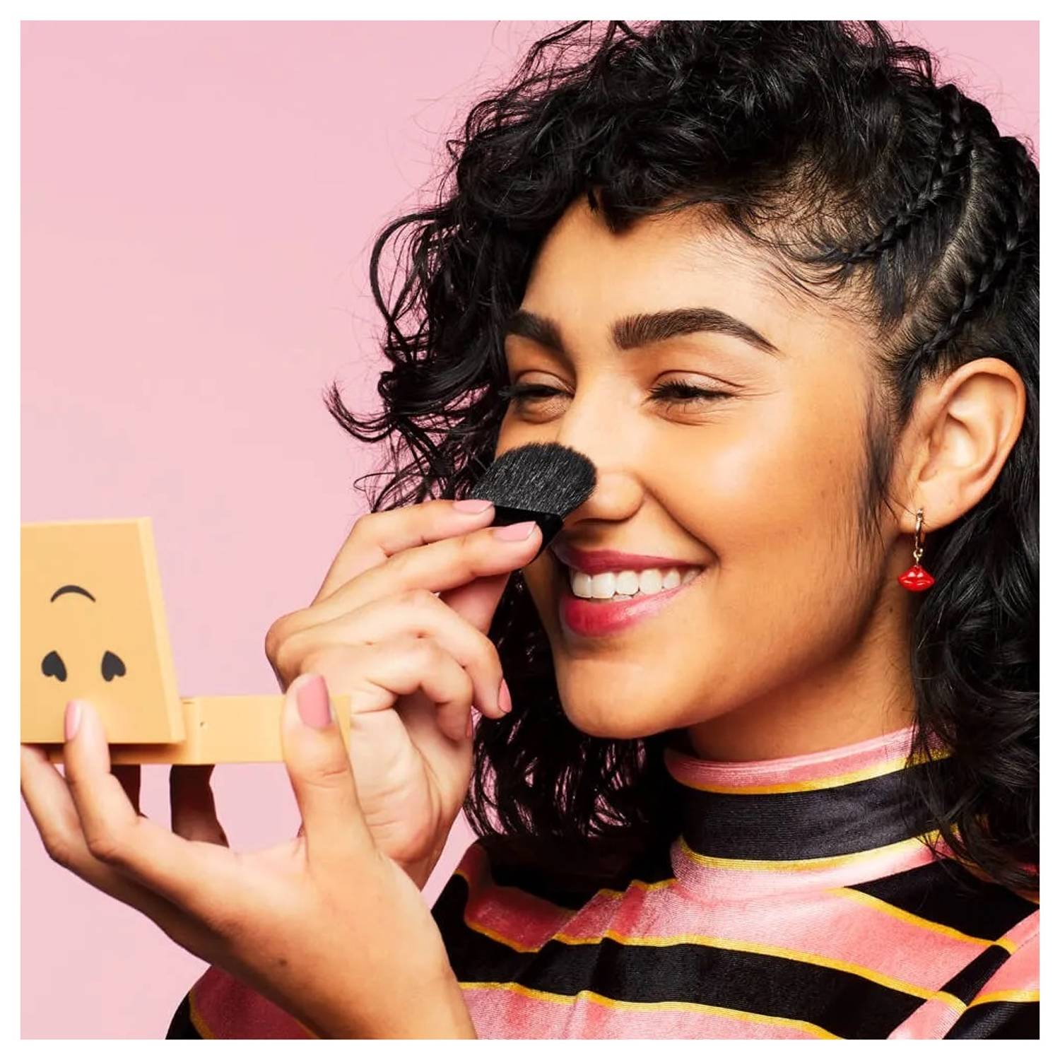 Benefit Hello Happy Velvet Powder Foundation Shade 5 Benefit Hello Happy Velvet Powder Foundation Shade 5