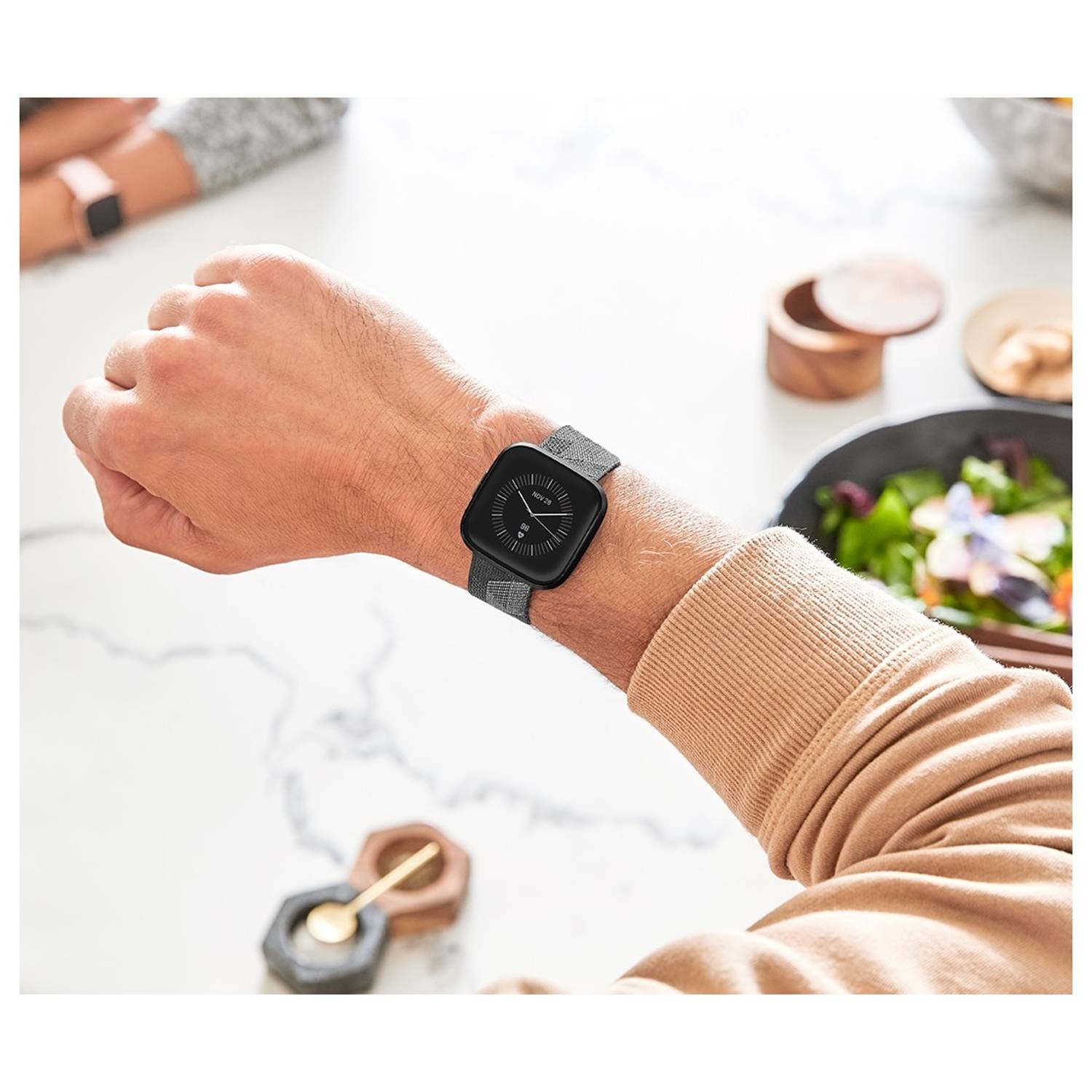 Fitbit Versa 2 Special Edition Smartwatch Smoke Woven / Mist Grey Aluminium Fitbit Versa 2 Special Edition Smartwatch Smoke Woven / Mist Grey Aluminium