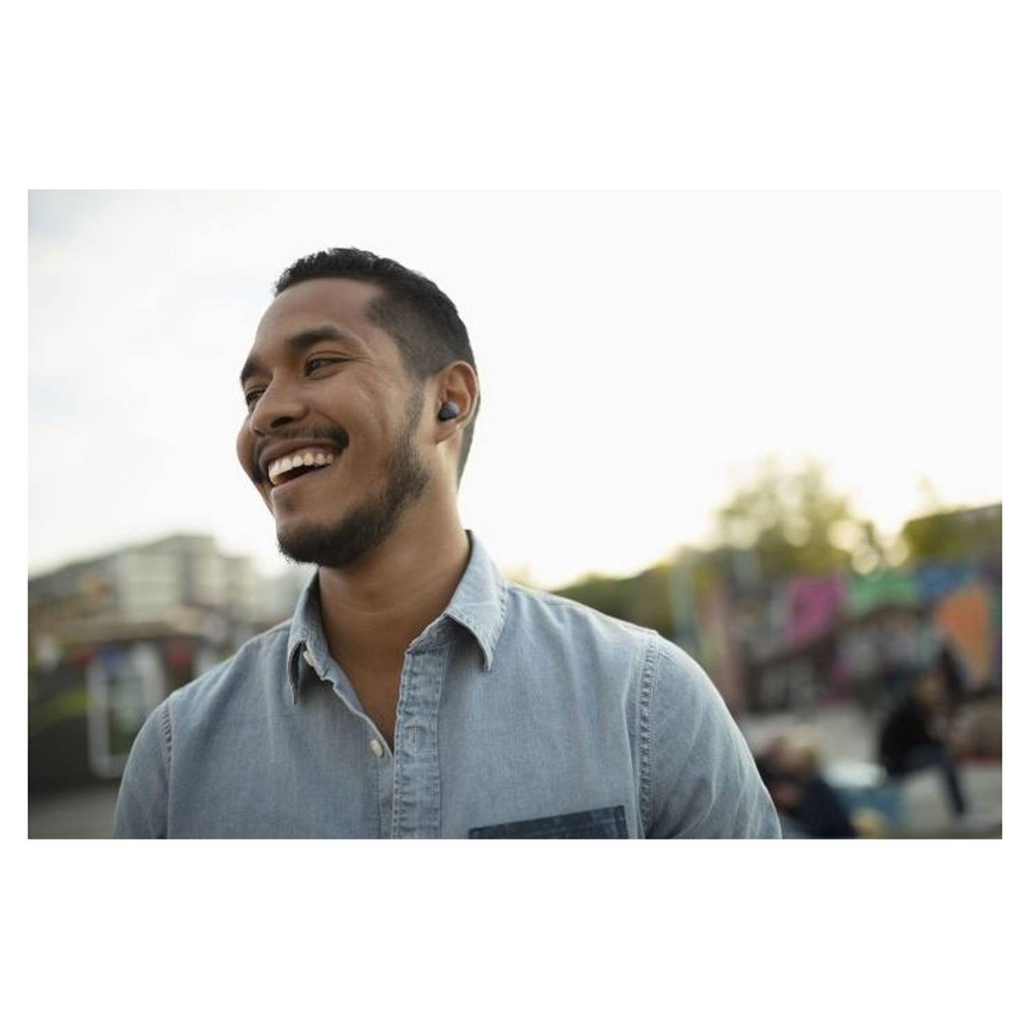 Cellularline Evade - Universal Wireless In-Ear Earphones with Charger Case Black Cellularline Evade - Universal Wireless In-Ear Earphones with Charger Case Black