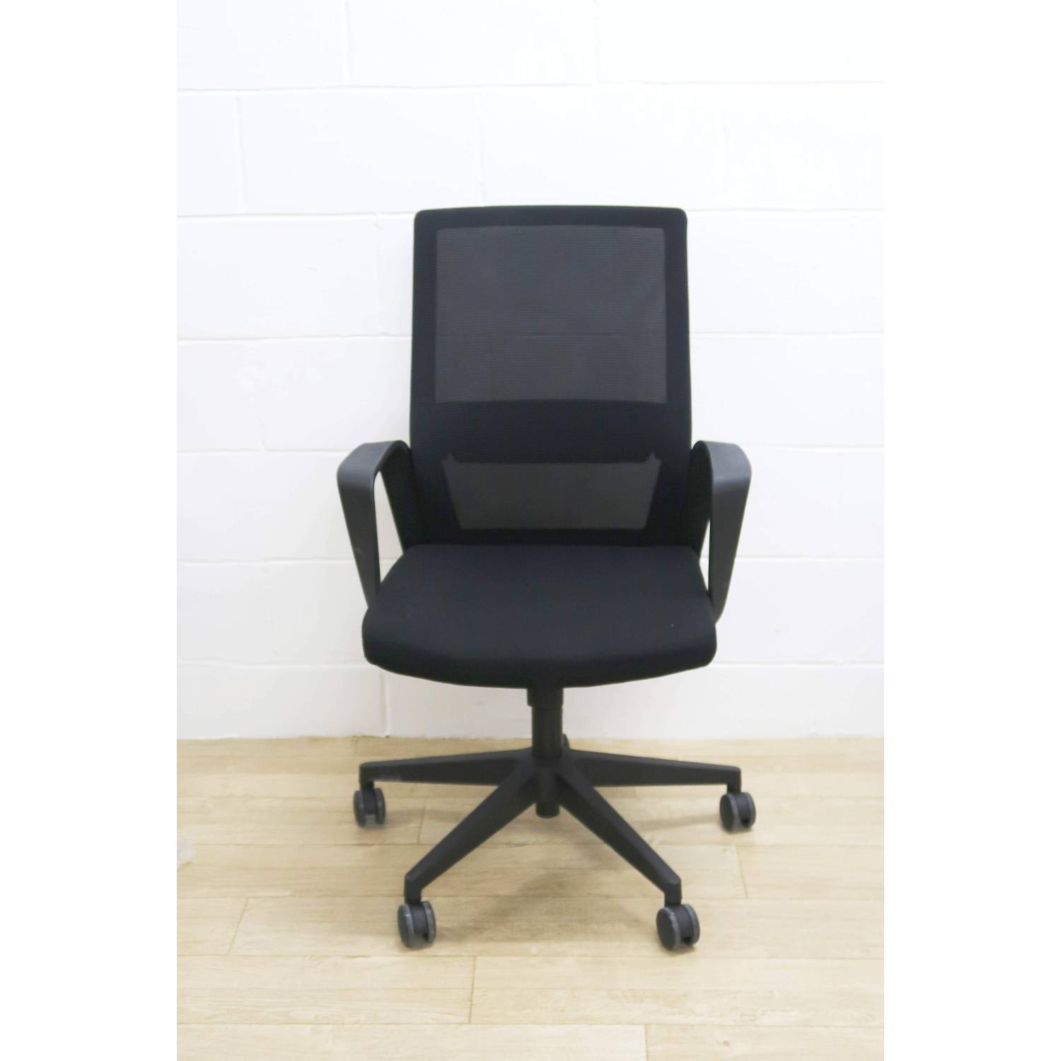 Officecare Combo Offer Desk + Chair Officecare Combo Offer Desk + Chair