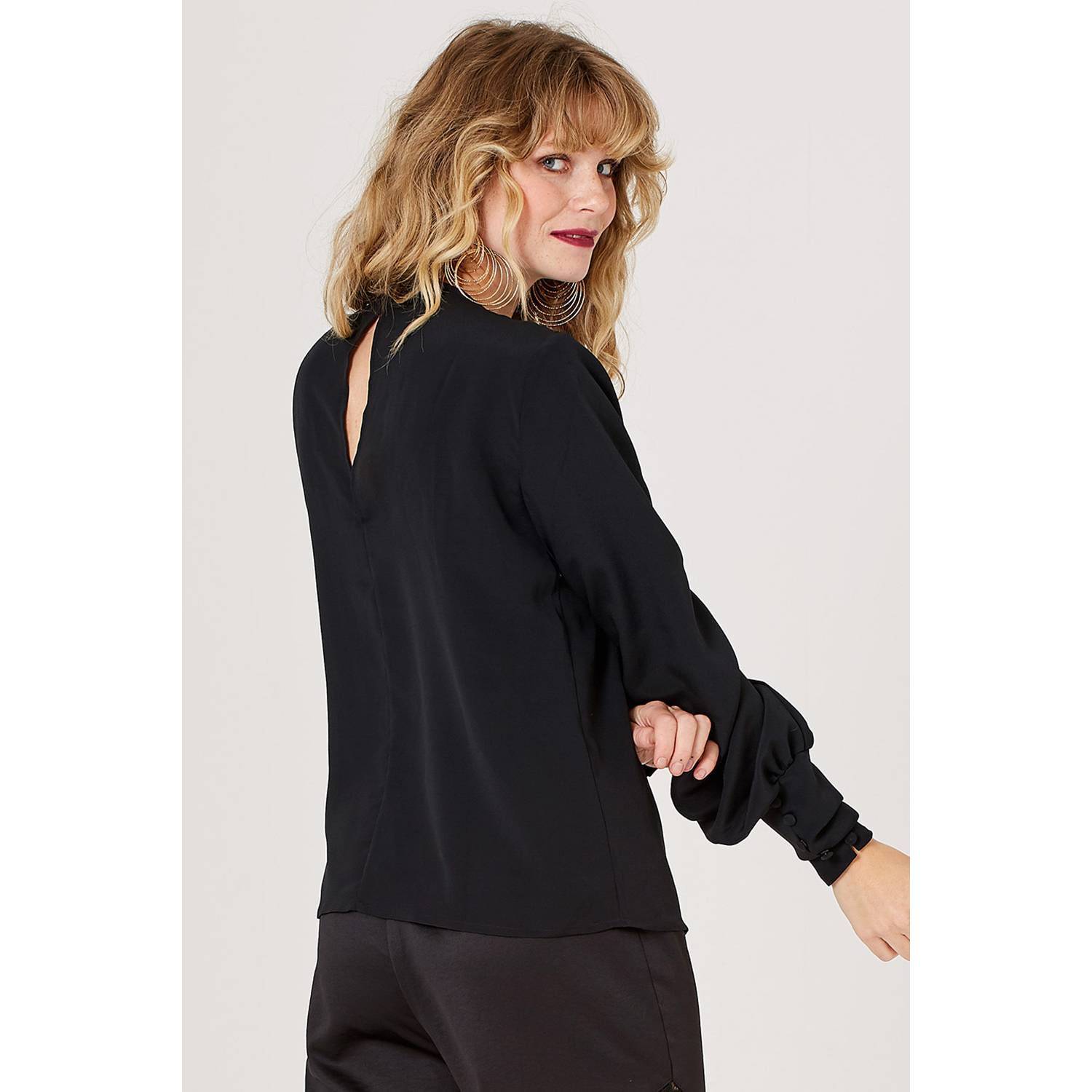 ELVI Black Ines Cutwork Jet Beaded Top Size 20 ELVI Black Ines Cutwork Jet Beaded Top Size 20