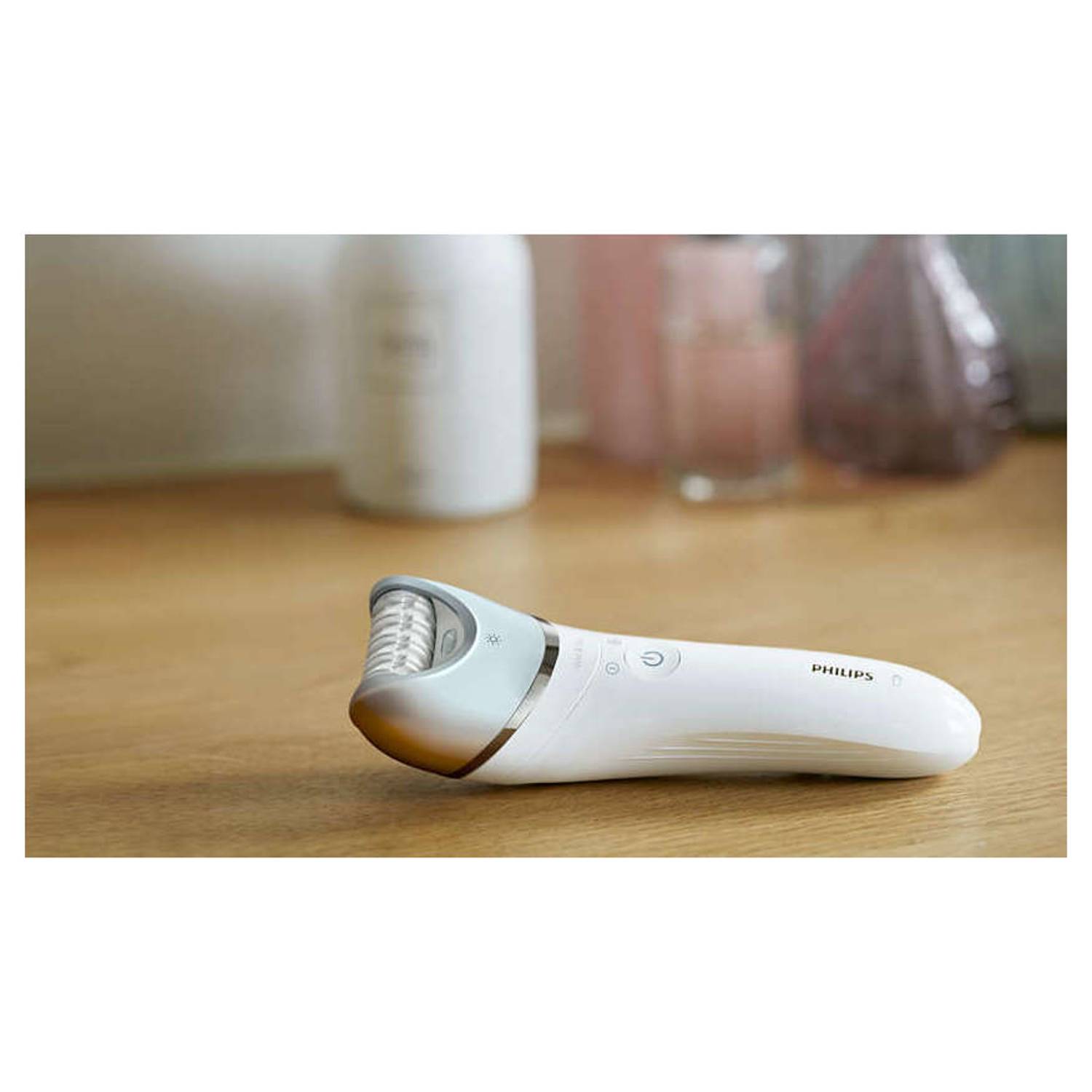 Philips BRE610 Wet & Dry Epilator + HP8324 Hair Straightner Philips BRE610 Wet & Dry Epilator + HP8324 Hair Straightner