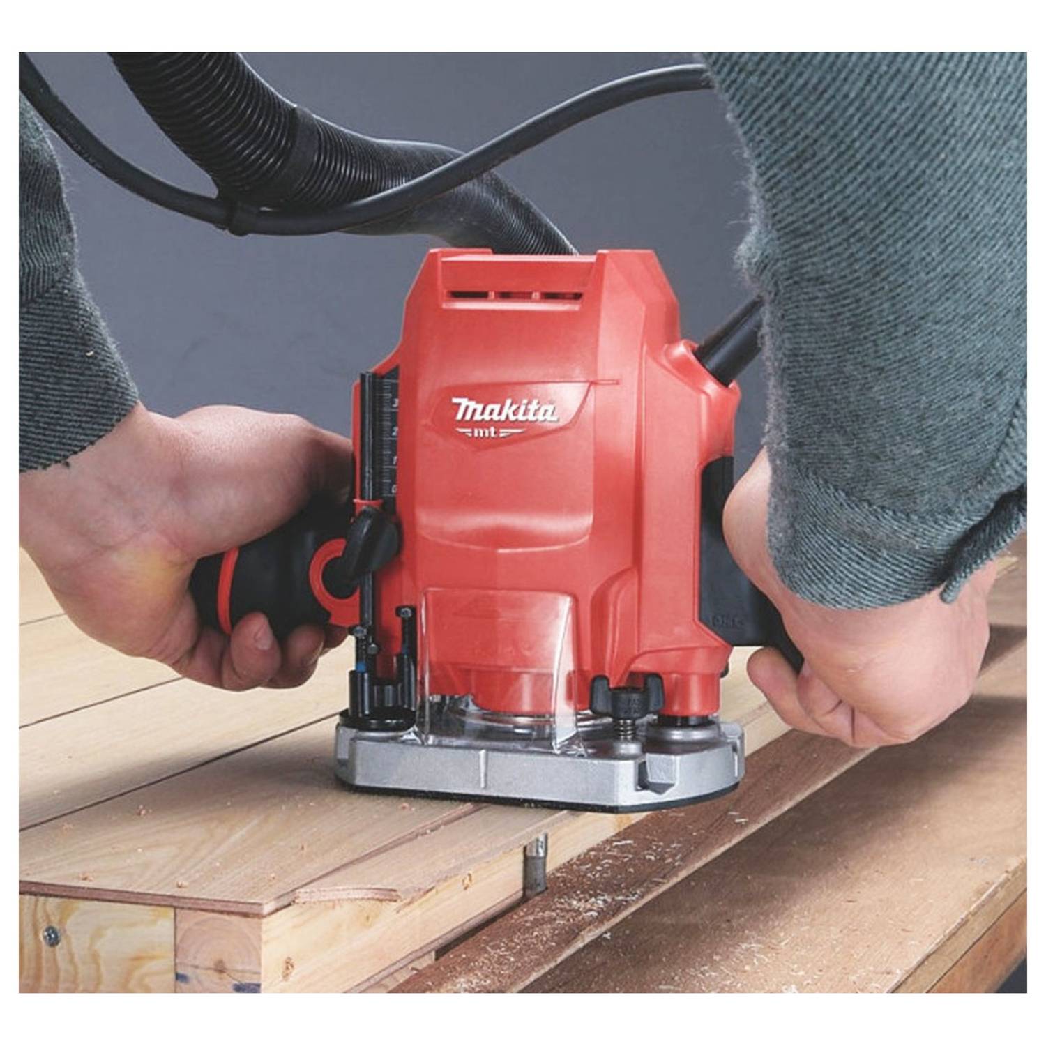 Makita MT Series Router Plunge Type 900W 8mm M3601 Makita MT Series Router Plunge Type 900W 8mm M3601