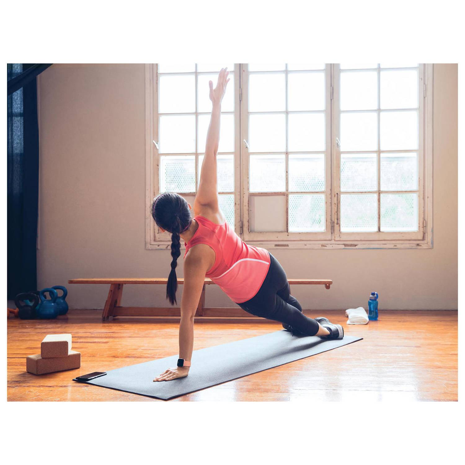 Fitbit Versa Fitness Watch Peach/Rose Gold Aluminum - FB505RGPKEU Fitbit Versa Fitness Watch Peach/Rose Gold Aluminum - FB505RGPKEU