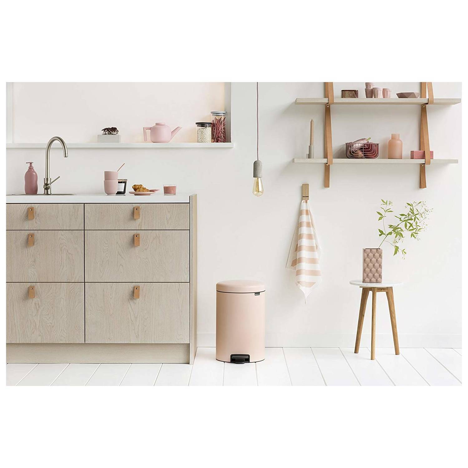 Brabantia 113949 Pedal Bin NewIcon 20Litre Clay Pink Brabantia 113949 Pedal Bin NewIcon 20Litre Clay Pink