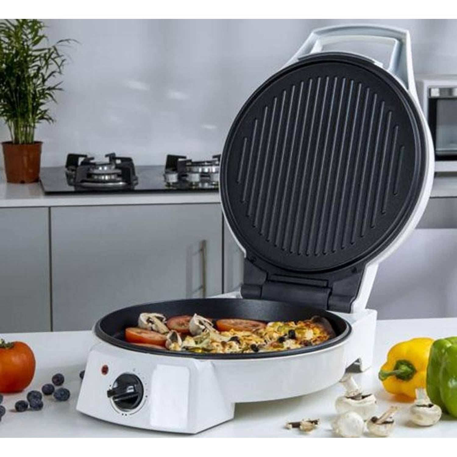 Geepas Non-stick Pizza Maker Geepas Non-stick Pizza Maker