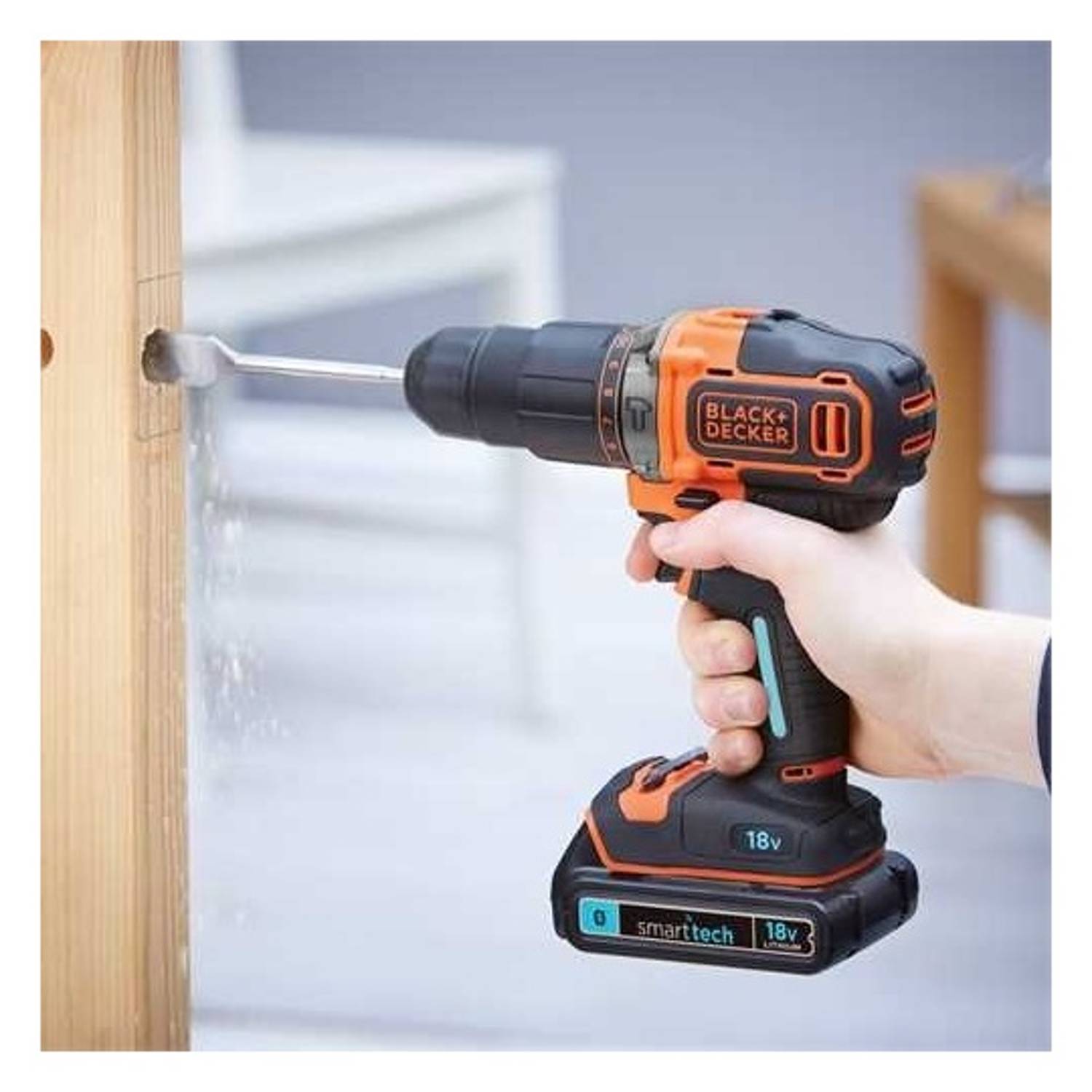 Black and Decker 18V Lithium-ion 2 Gear Smart Tech Hammer Drill BDCHD18KST-GB Black and Decker 18V Lithium-ion 2 Gear Smart Tech Hammer Drill BDCHD18KST-GB