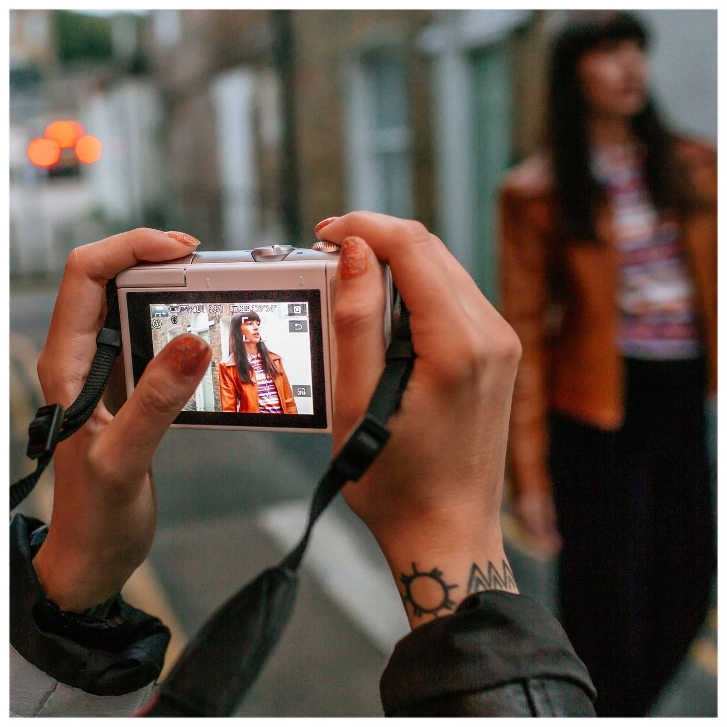 Canon EOS M100 Mirrorless Digital Camera Body Grey With EF-M15-45 IS STM Lens Canon EOS M100 Mirrorless Digital Camera Body Grey With EF-M15-45 IS STM Lens