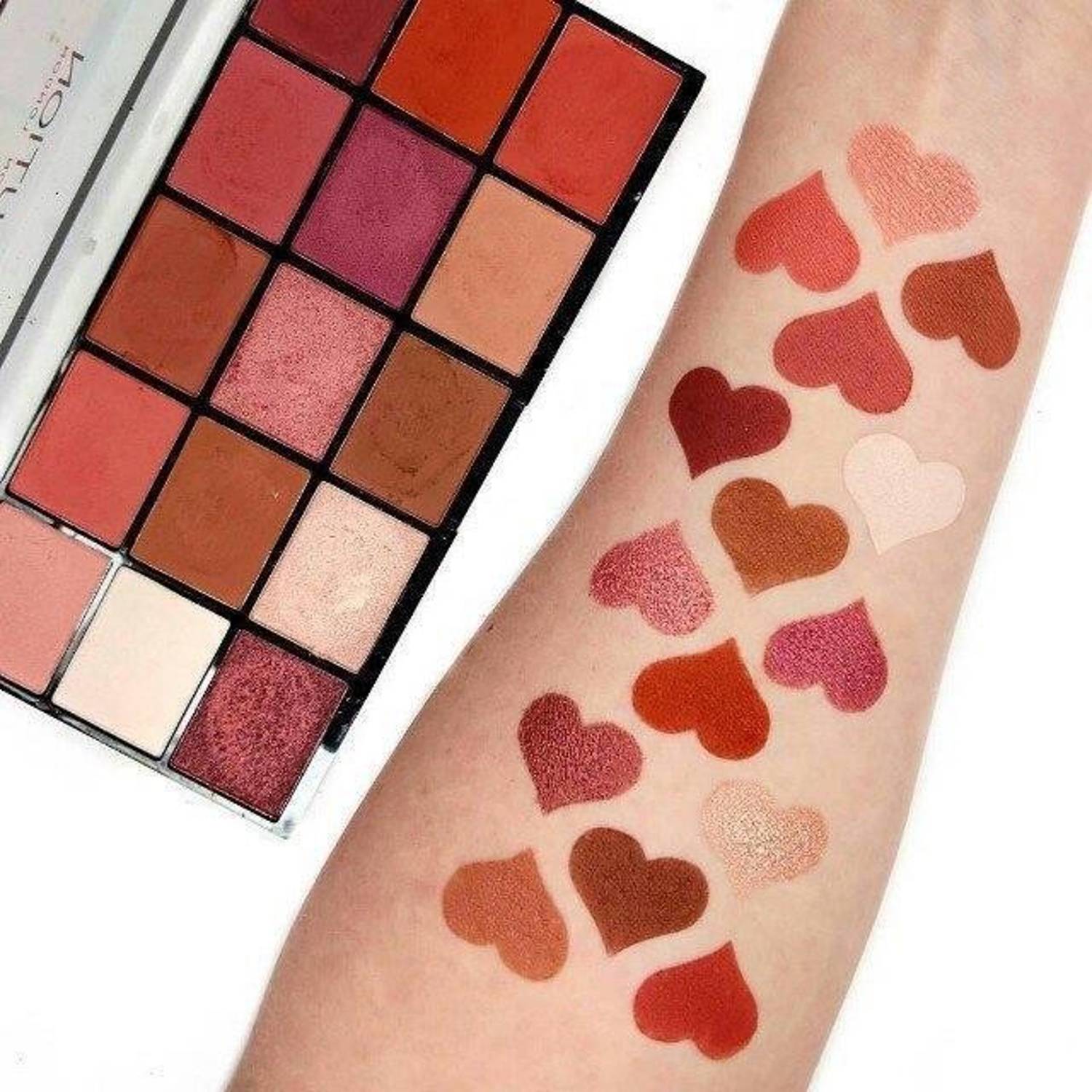 Makeup Revolution Reloaded Newtrals 2 Eyeshadow Palette Makeup Revolution Reloaded Newtrals 2 Eyeshadow Palette