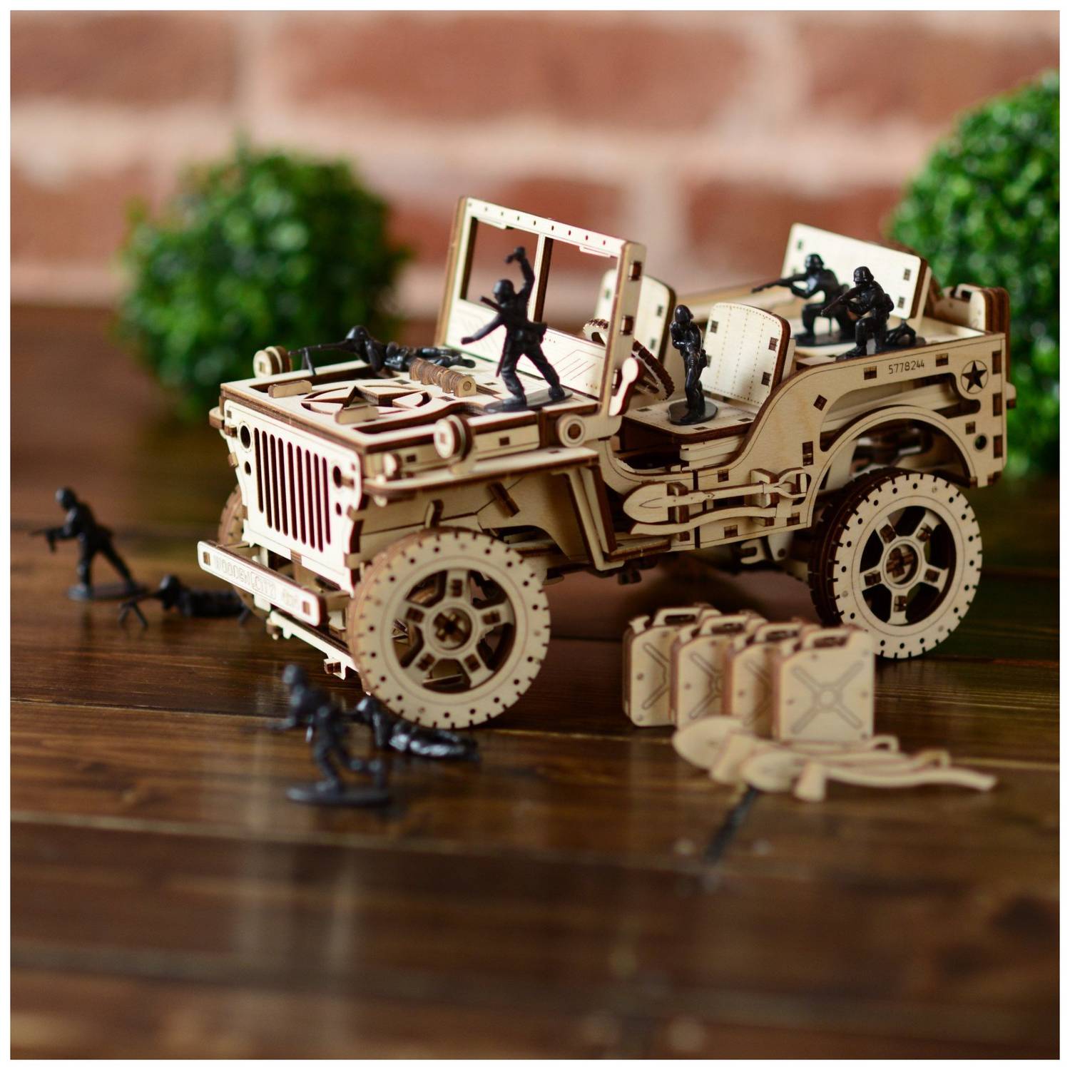 Wooden City 4x4 Jeep 3D Mechanical Model Wooden City 4x4 Jeep 3D Mechanical Model