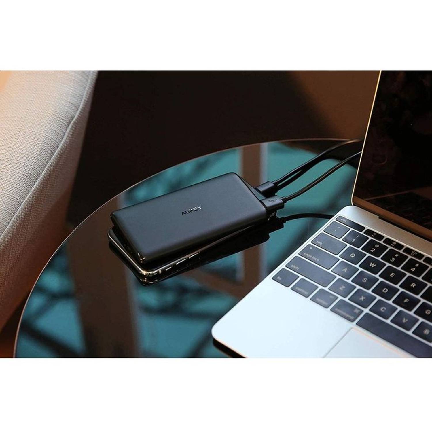 Aukey Slim Power Bank 5000mAh Black PB XN5 / 3138 Aukey Slim Power Bank 5000mAh Black PB XN5 / 3138