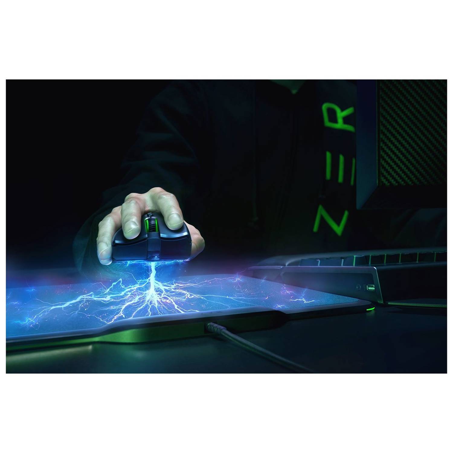 Razer Razer Mamba HyperFlux Mouse + Razer Firefly HyperFlux Wireless Power Technology Pad Black RZ8302480100B3M1 Razer Razer Mamba HyperFlux Mouse + Razer Firefly HyperFlux Wireless Power Technology Pad Black RZ8302480100B3M1