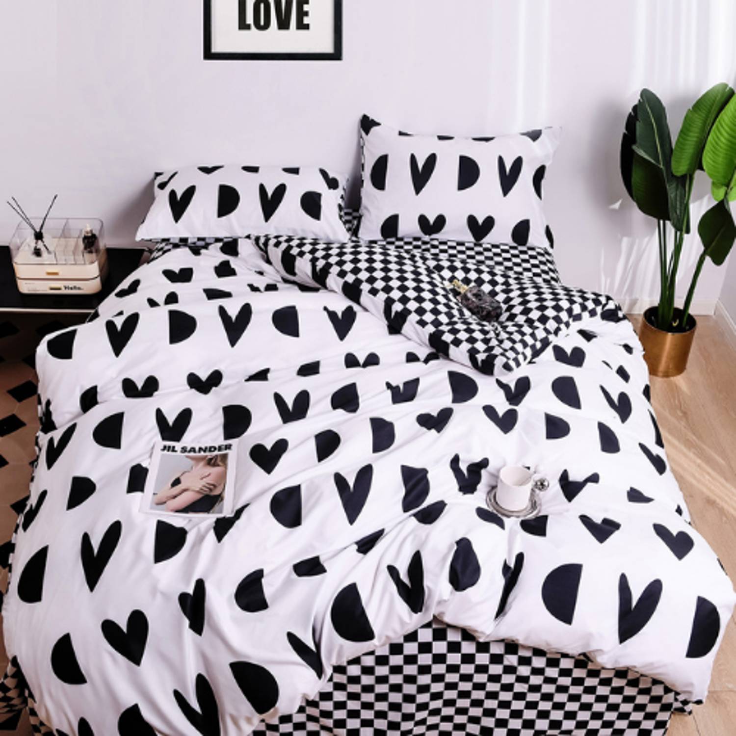 Luna Home King Size 6 Pieces Bedding Set Without Filler, Black And White Color Heart Design Luna Home King Size 6 Pieces Bedding Set Without Filler, Black And White Color Heart Design