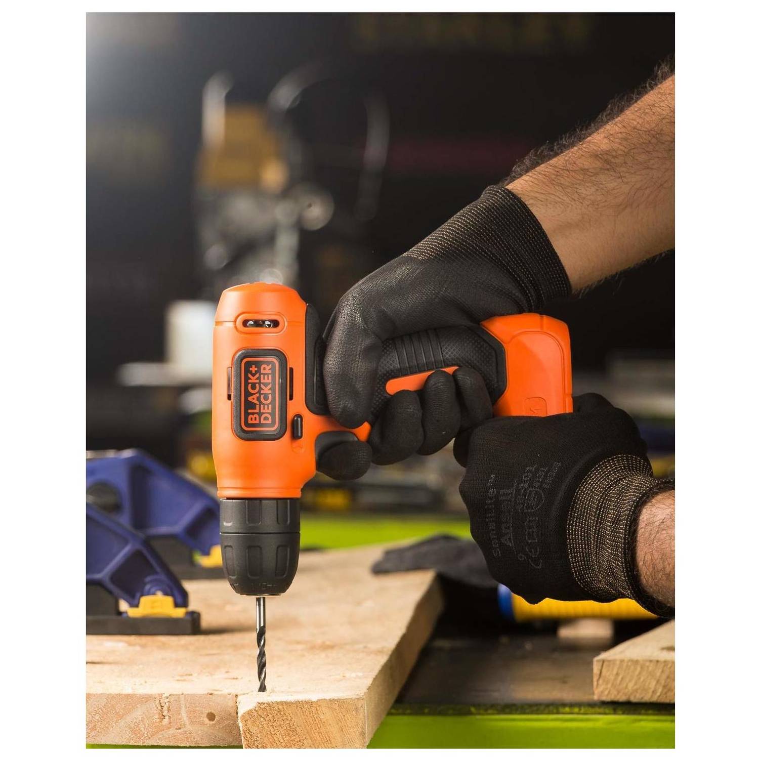 Black and Decker BDCD8B5 Compact Cordless Drill Black and Decker BDCD8B5 Compact Cordless Drill