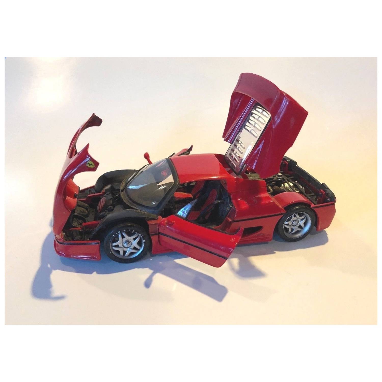Maisto 39923 Diecast Ferrari F50 1:18 - Color May Vary Maisto 39923 Diecast Ferrari F50 1:18 - Color May Vary
