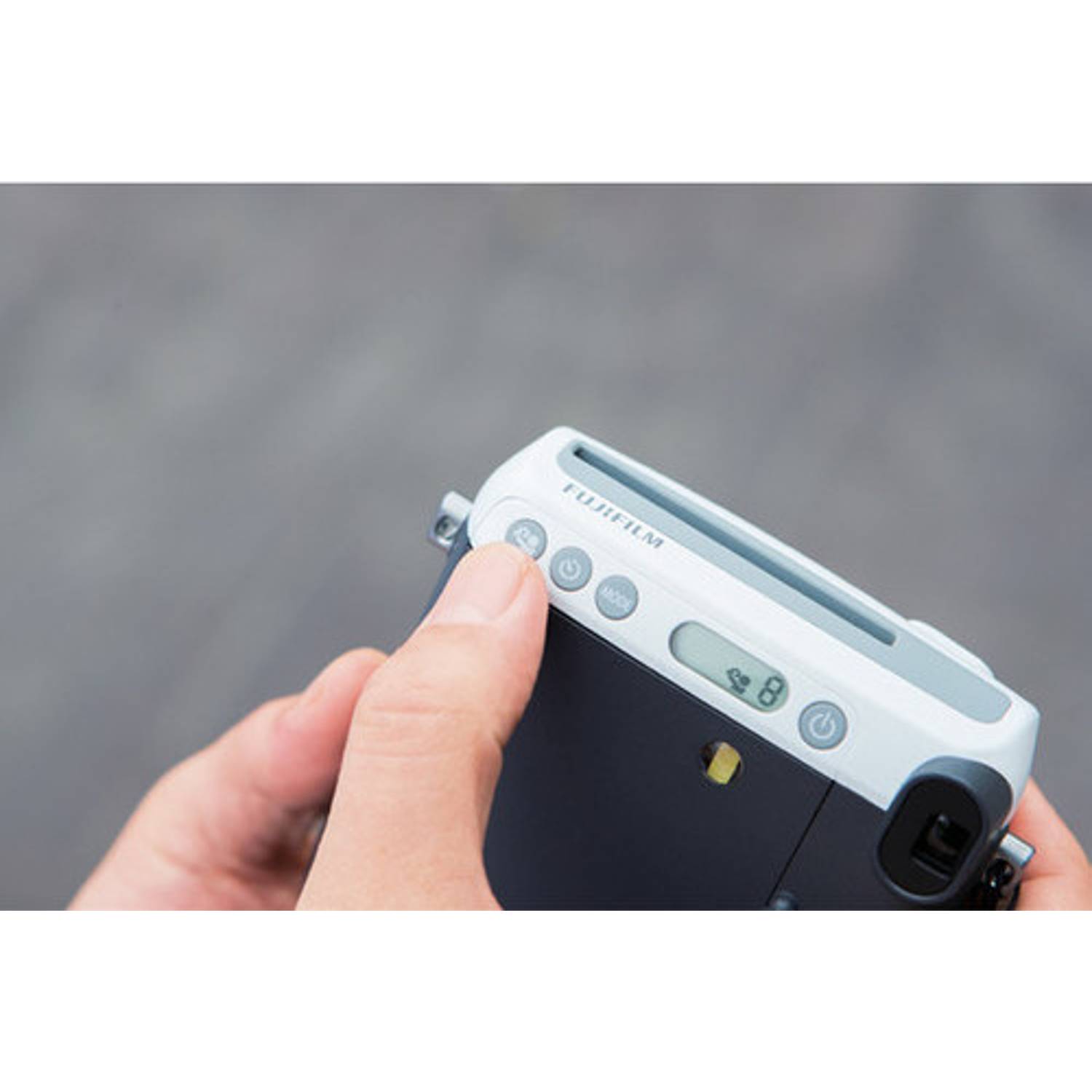 Fujifilm Instax Mini 70 Instant Camera White + 20 Sheets Fujifilm Instax Mini 70 Instant Camera White + 20 Sheets