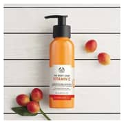 The Body Shop Vitamin C Glow Revealing Liquid Peel 145ml The Body Shop Vitamin C Glow Revealing Liquid Peel 145ml