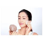 Lakme 9-5 Flawless Matte Compact Powder Almond Lakme 9-5 Flawless Matte Compact Powder Almond