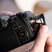 Canon EOS R6 Mirrorless Digital Camera + RF24-105mm F4-7.1 IS STM Kit Canon EOS R6 Mirrorless Digital Camera + RF24-105mm F4-7.1 IS STM Kit