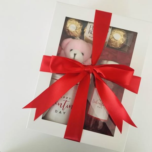 Buy Be My Valentine Gift Box In Dubai Sharjah Abu Dhabi Uae Price Specifications Features Sharaf Dg