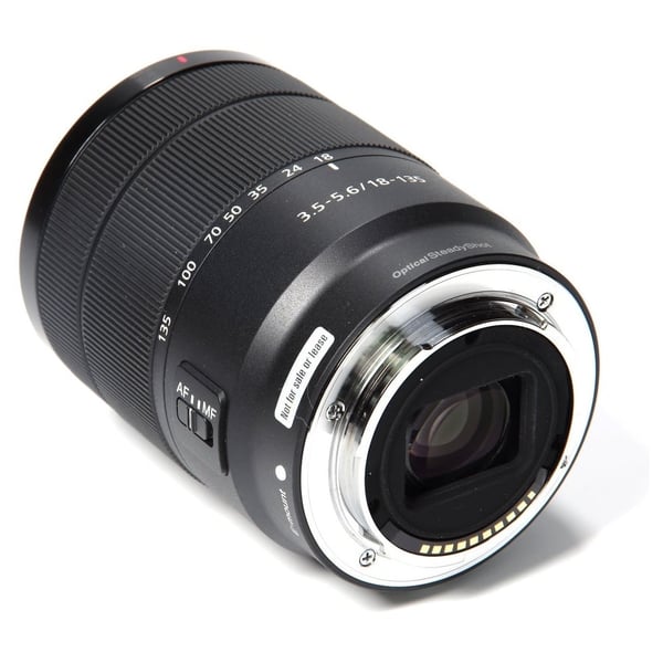 Sony SEL18135 E18-135 f/3.5-5.6 OSS Lens Sony SEL18135 E18-135 f/3.5-5.6 OSS Lens