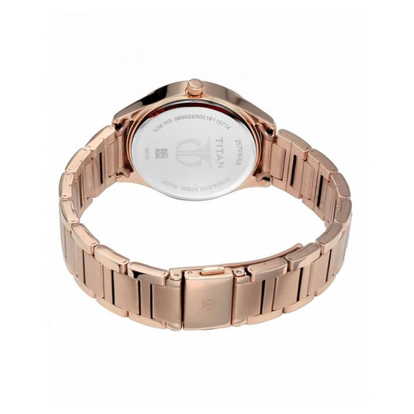Buy Titan 2570wm05 Sparkle Blue Dial Analog Date Function Watch For Ladies Online In Uae Sharaf Dg