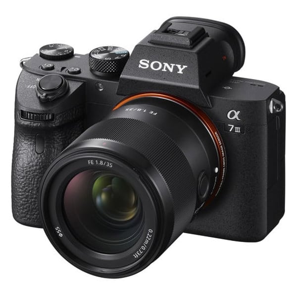 Sony FE 35mm F1.8 Lens Sony FE 35mm F1.8 Lens