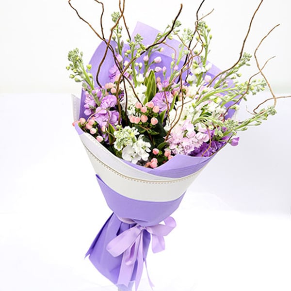 Hypericum & Lavender Mixed Bouquet Hypericum & Lavender Mixed Bouquet